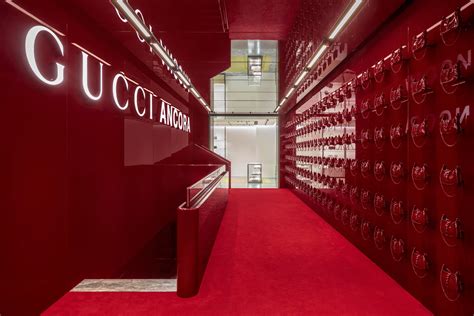 riapertura gucci|boutique gucci milano.